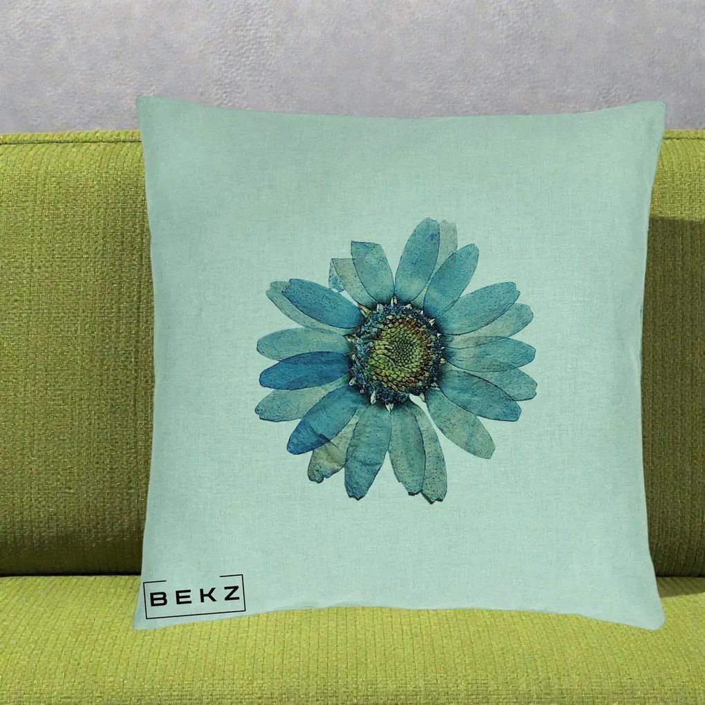 Perna Decorativa Floare Margareta Albastra Acuarela, 40x40 cm, Verde Menta, Husa Detasabila, Perna Inclusa, BEKZ®