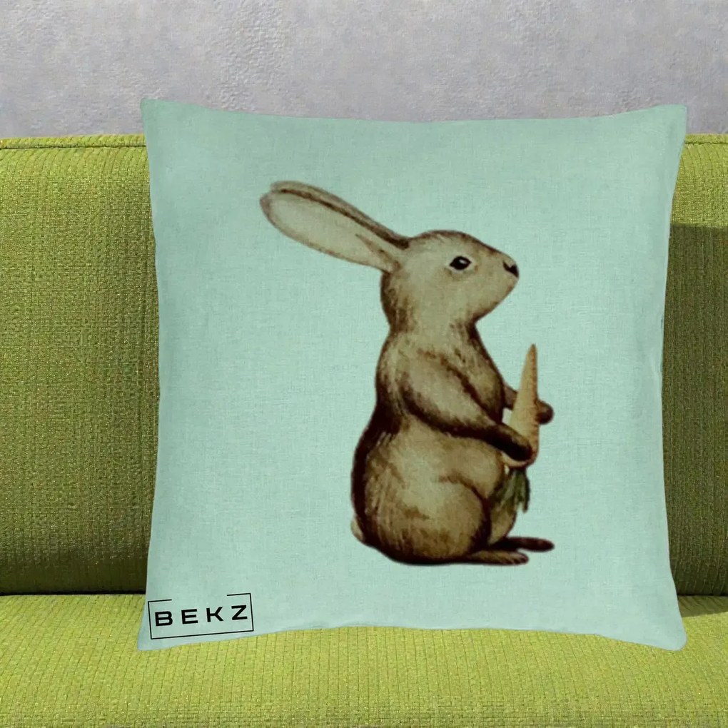 Perna Decorativa Iepuras Acuarela cu Morcov, 40x40 cm, Verde Menta, Husa Detasabila, Perna Inclusa, BEKZ®