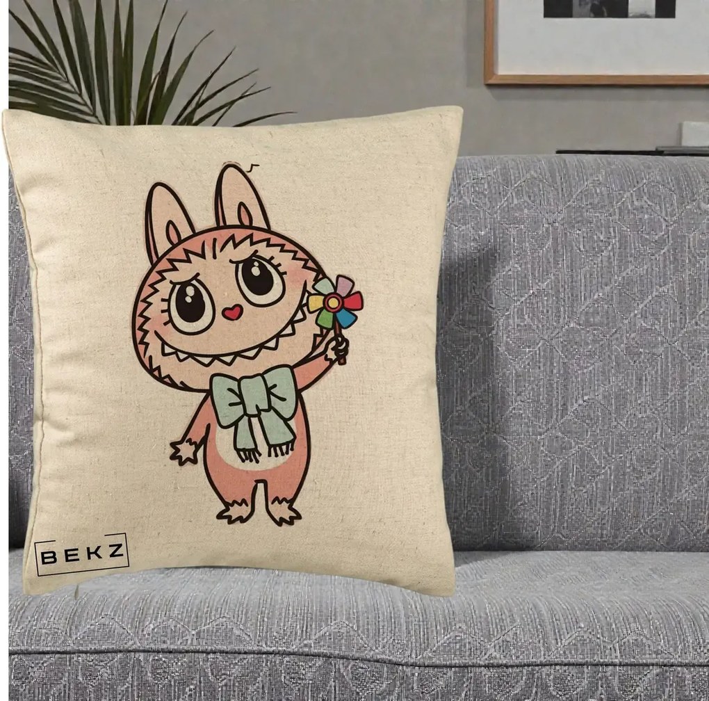 Perna Personalizata Labubu Roz cu Morisca, 40x40 cm, Bej, Husa Detasabila, Perna Inclusa, BEKZ®