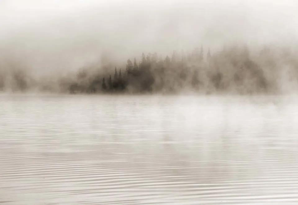 Fototapet - Ceață peste Lac – Sepia