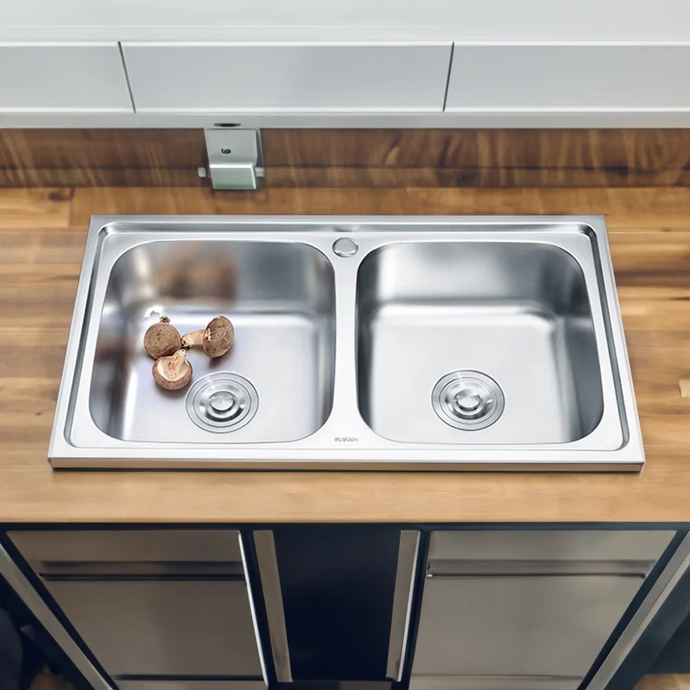 Chiuvetă pătrată Nago din oțel inoxidabil cu două cuve