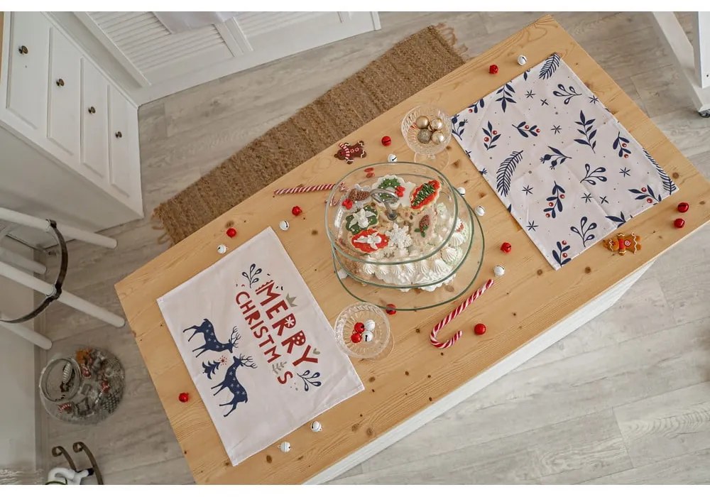 Suporturi de farfurii cu model de Crăciun 2 buc 45x35 cm Merry Blue Christmas - Butter Kings