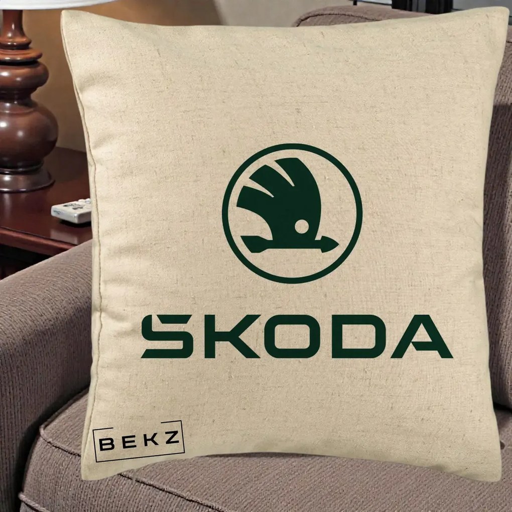 Perna Personalizata cu emblema Skoda, 40x40 cm, Bej, Husa Detasabila, Perna Inclusa, BEKZ®