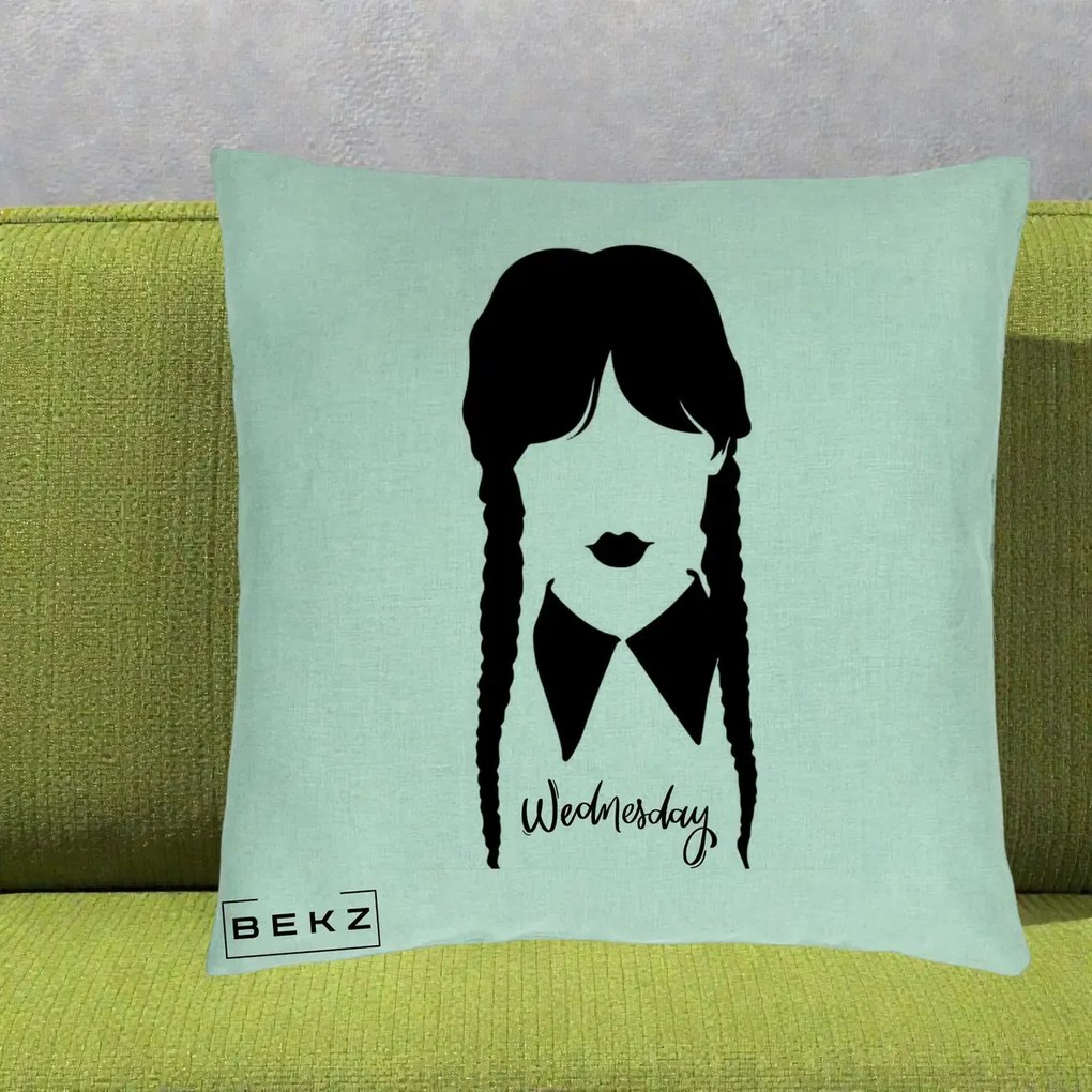 Perna Personalizata Wednesday Addams Silueta Alb-Negru, 40x40 cm, Verde Menta, Husa Detasabila, Perna Inclusa, BEKZ®