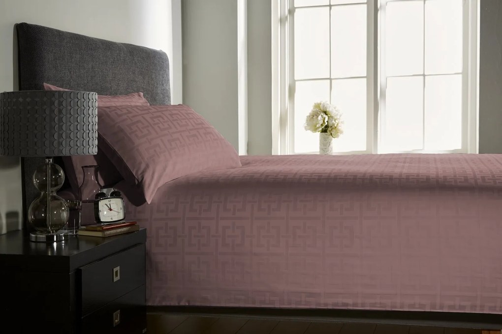 Lenjerie pat Lattice Plum Jacquard 400TC