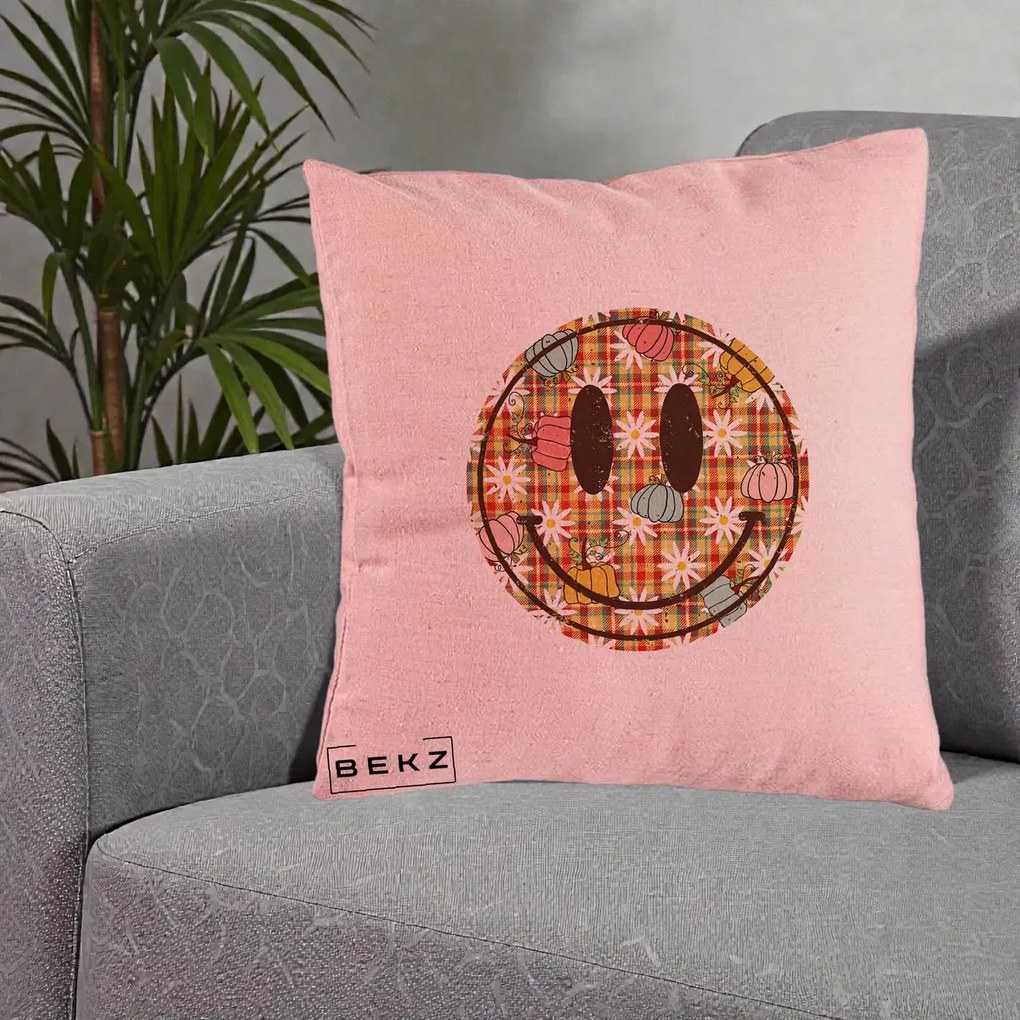 Perna Decorativa Smiley Face de Toamna cu Tartan si Dovlecei, 40x40 cm, Roz, Husa Detasabila, Perna Inclusa, BEKZ®