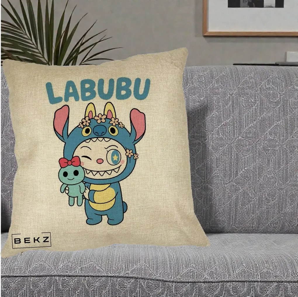 Perna Personalizata Labubu x Stitch cu Flori, 40x40 cm, Crem, Husa Detasabila, Perna Inclusa, BEKZ®