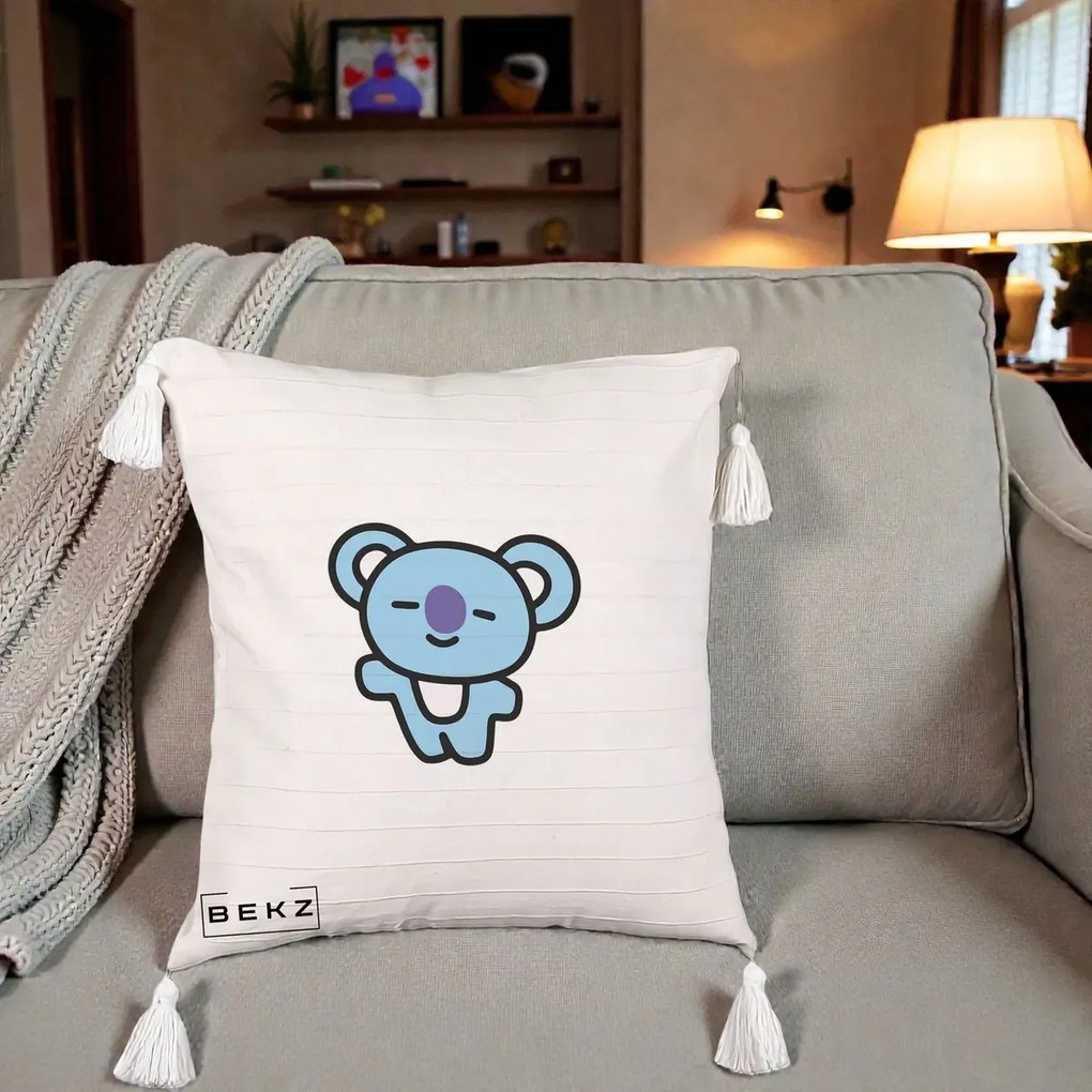 Perna Personalizata BT21 Koya Kawaii, 40x40 cm, Bej cu Franjuri, Husa Detasabila, Perna Inclusa, BEKZ®