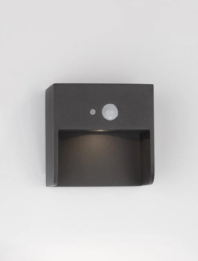 Aplica cu senzor de miscare, pentru iluminat exterior IP65 MARTA
