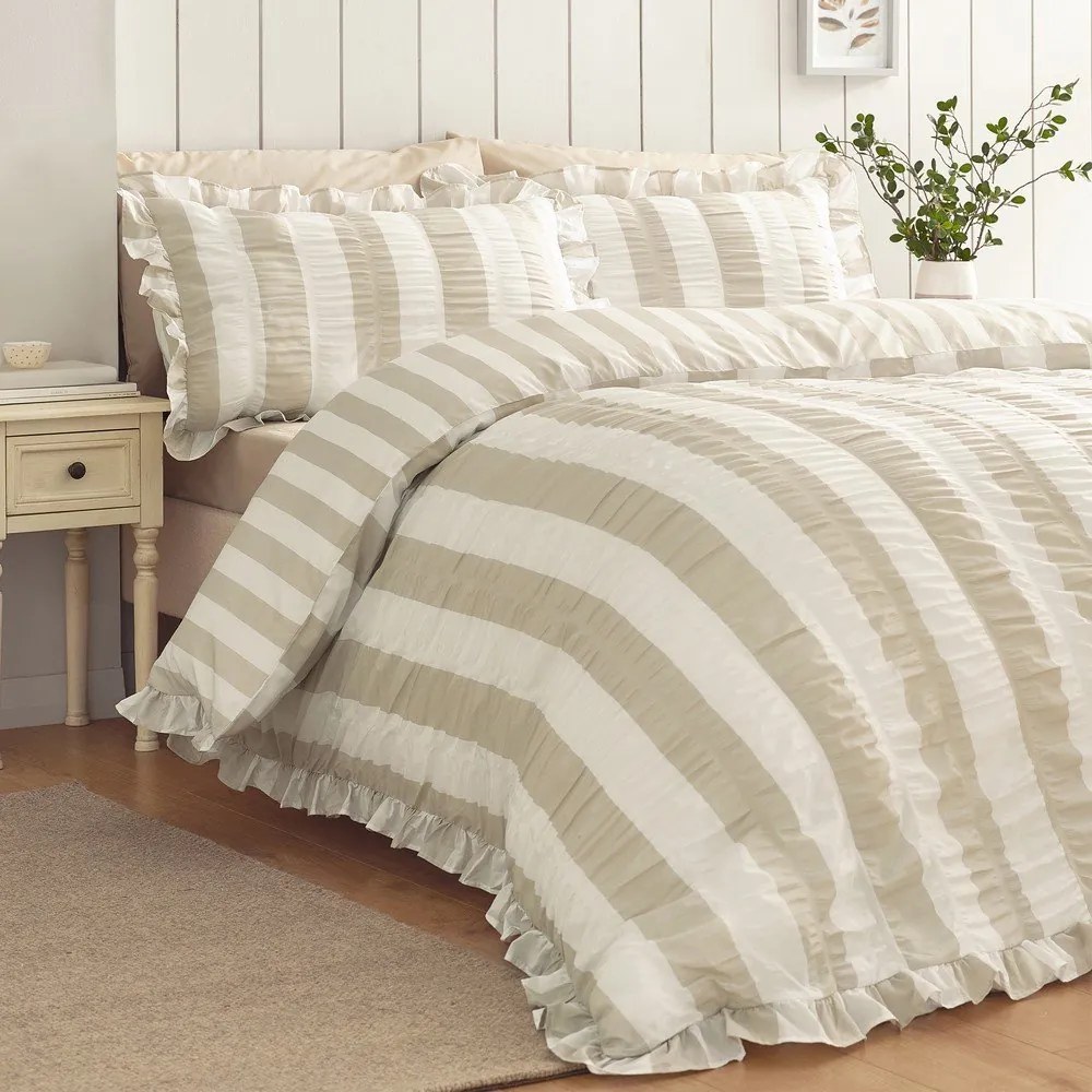 Lenjerie de pat bej pentru pat dublu cu 3 piese 200x200 cm Seersucker Frill Stripe – Catherine Lansfield