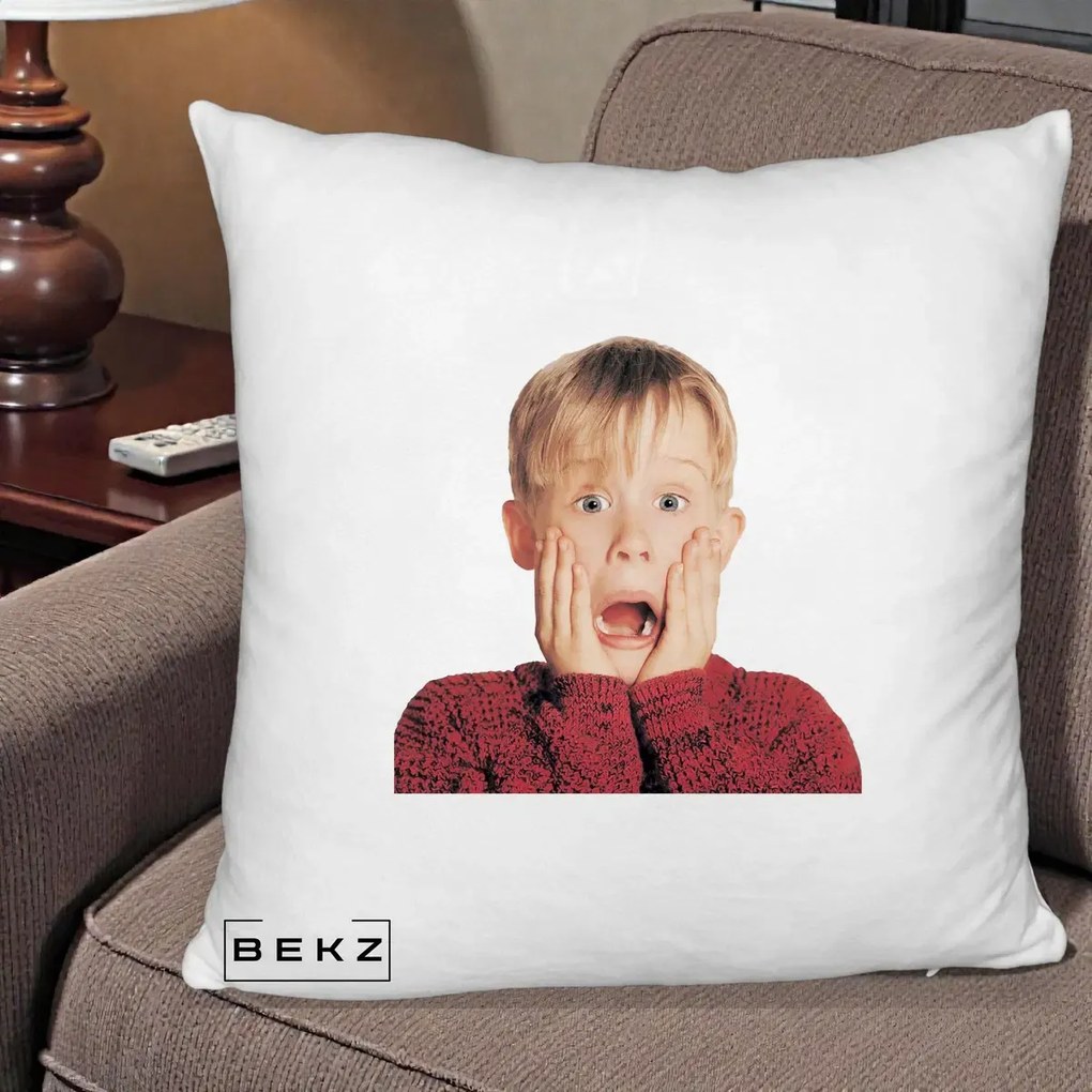 Perna Decorativa Kevin Singur Acasa, 40x40 cm, Alb Pufos, Husa Detasabila, Perna Inclusa, BEKZ®