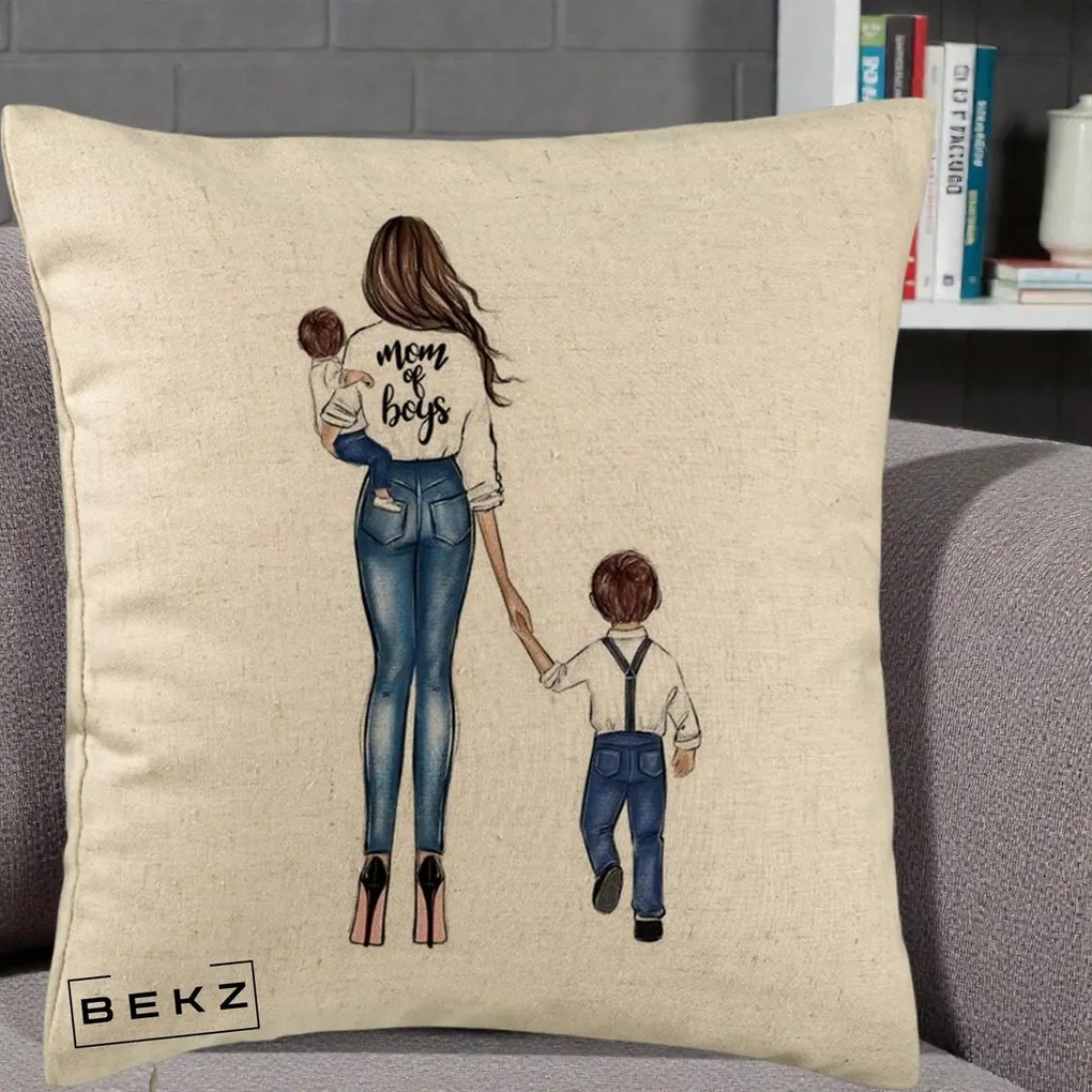 Cadou pentru Mama - Perna Personalizata Mom of Boys Mama cu Baietii, 40x40 cm, Bej, Husa Detasabila, Perna Inclusa, BEKZ®