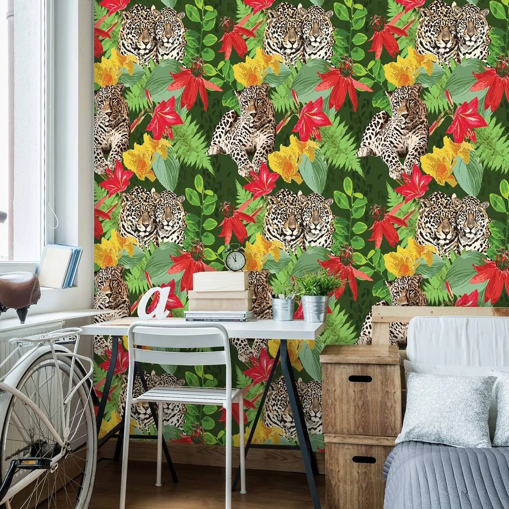 Fototapet - Leopard în junglă (152,5x104 cm)
