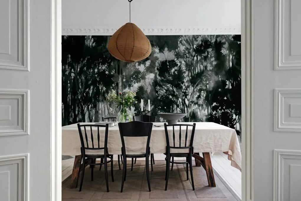 Tapet Painted Forest, Black, Rebel Walls