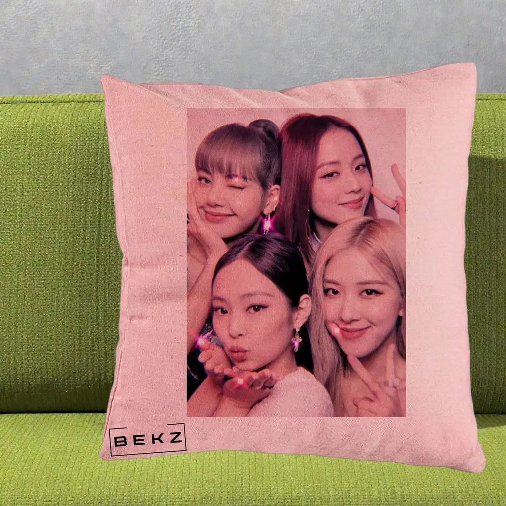 Perna Personalizata K-pop BLACKPINK Foto Grup Selfie Roz cu Glitter, 40x40 cm, Roz, Husa Detasabila, Perna Inclusa, BEKZ®