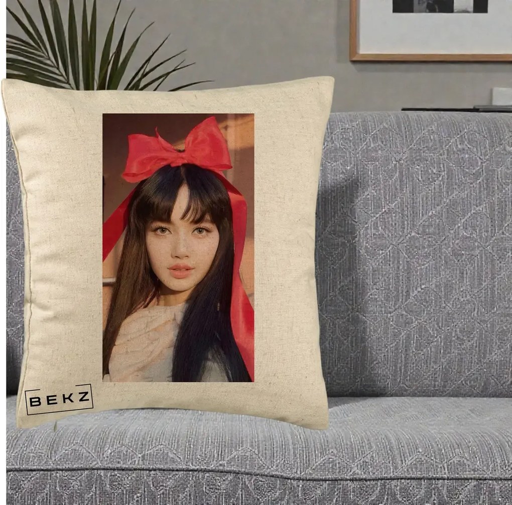Perna Personalizata K-pop BLACKPINK Rose cu Funda Rosie, 40x40 cm, Bej, Husa Detasabila, Perna Inclusa, BEKZ®