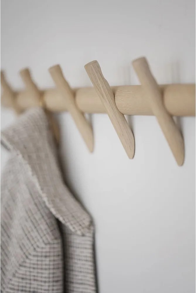 Cuier de perete în culoare naturală din lemn masiv de stejar Hillmond – Rowico