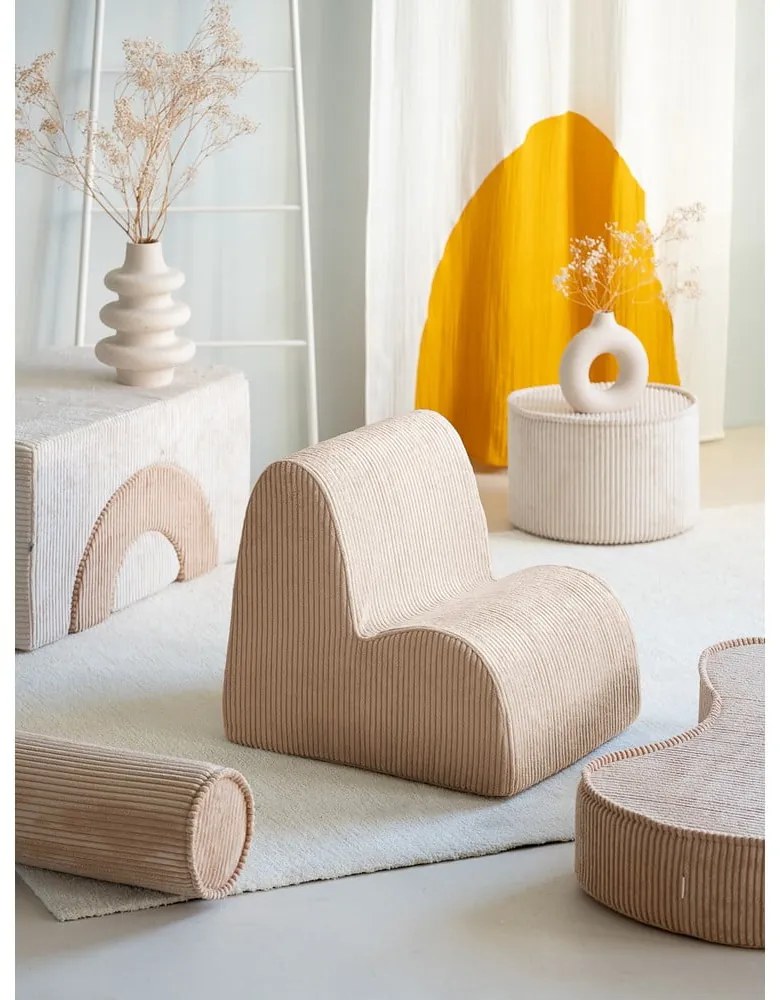 Fotoliu de copii maro deschis cu tapițerie din catifea reiată Cloud – Wigiwama