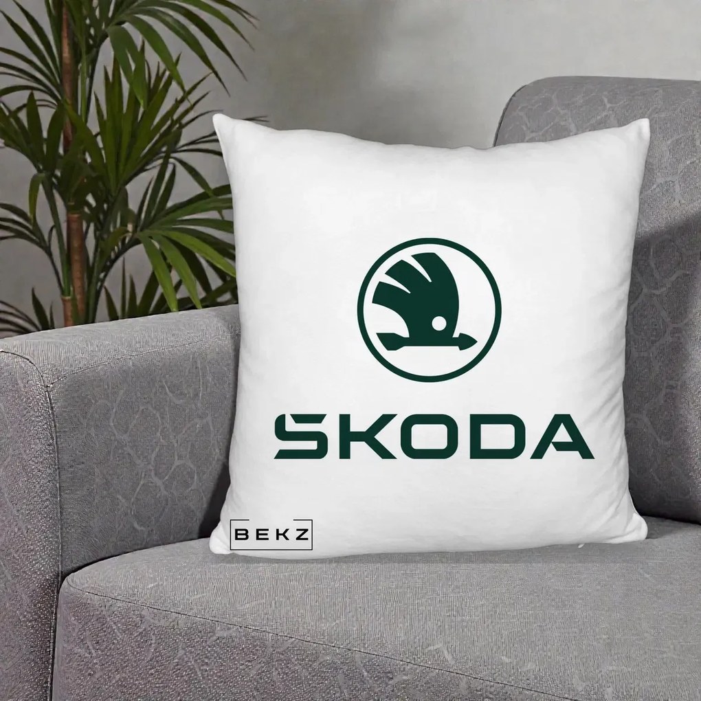 Perna Personalizata cu emblema Skoda, 40x40 cm, Alb Pufos, Husa Detasabila, Perna Inclusa, BEKZ®