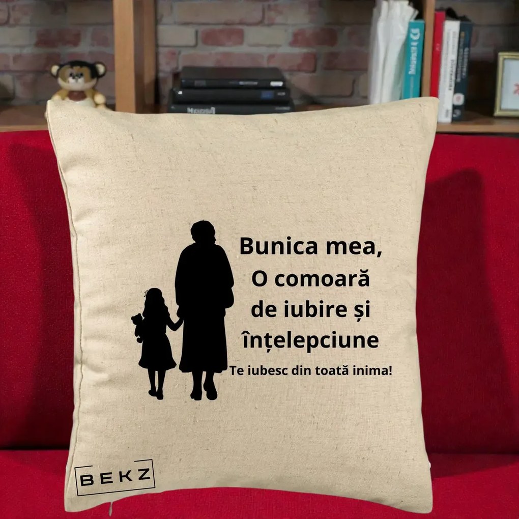Cadou pentru Bunica - Perna Personalizata Bunica Mea Comoara Iubire Intelepciune Silueta, 40x40 cm, Bej, Husa Detasabila, Perna Inclusa, BEKZ®