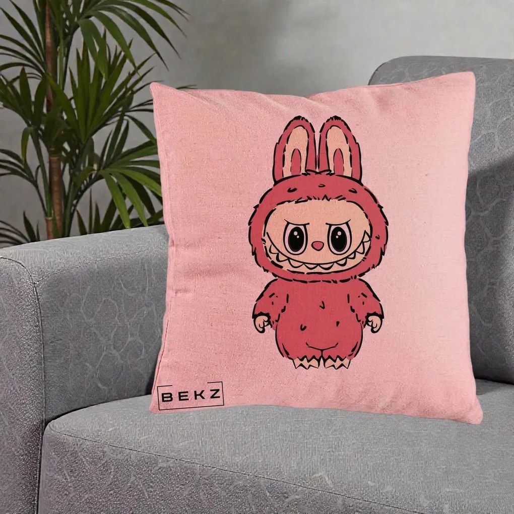 Perna Personalizata Labubu Roz Solo, 40x40 cm, Roz, Husa Detasabila, Perna Inclusa, BEKZ®