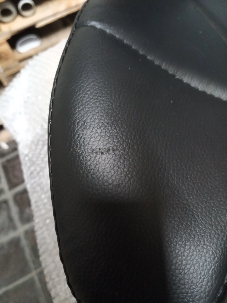 Reducere Scaun de birou negru AVOLA din piele ecologica II. calitate