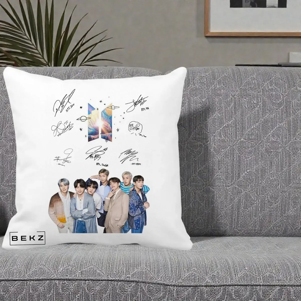 Perna Personalizata K-pop BTS Autografe Toti Membrii Fotografie, 40x40 cm, Alba Mata, Husa Detasabila, Perna Inclusa, BEKZ®
