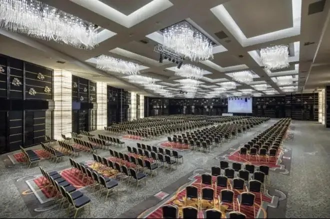 Scaun evenimente Hilton,Visiniu