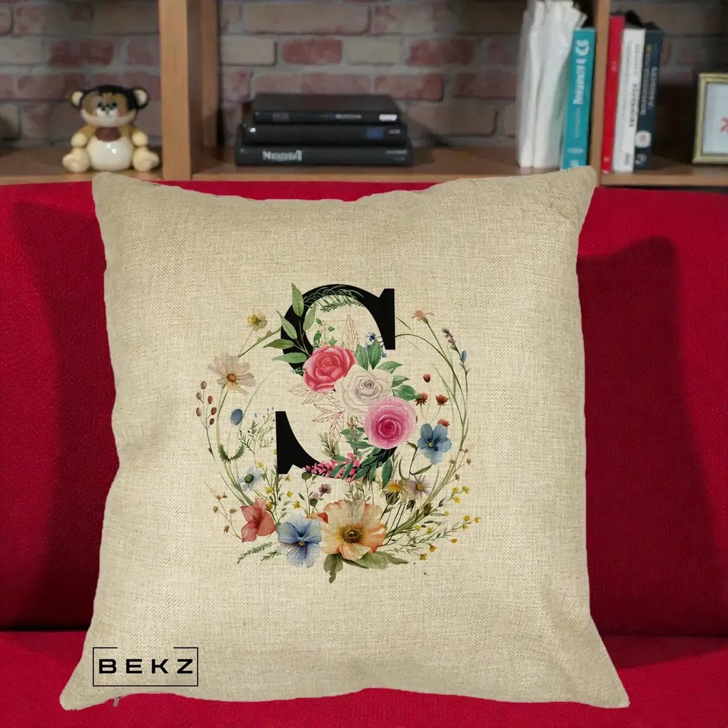 Cadou Personalizat - Perna Personalizata Monogram Litera S cu Flori Acuarela, 40x40 cm, Crem, Husa Detasabila, Perna Inclusa, BEKZ®