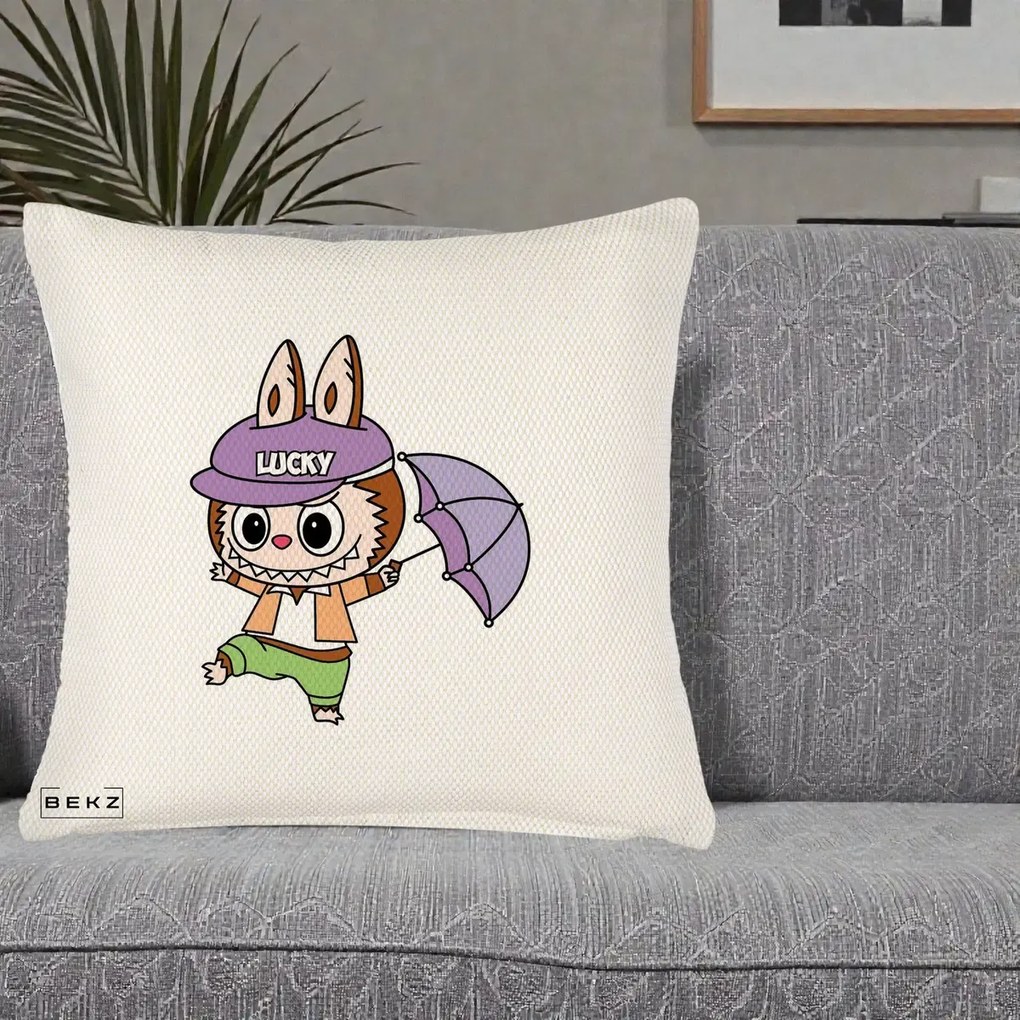 Perna Personalizata Labubu Lucky cu Umbrela, 40x40 cm, Crem Reliefat, Husa Detasabila, Perna Inclusa, BEKZ®