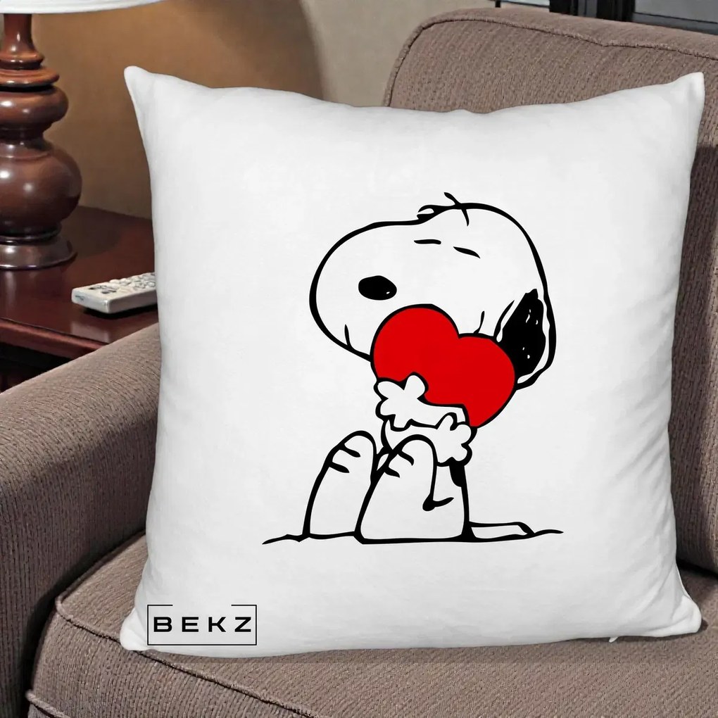 Perna Personalizata Snoopy cu Inima, 40x40 cm, Alb Pufos, Husa Detasabila, Perna Inclusa, BEKZ®