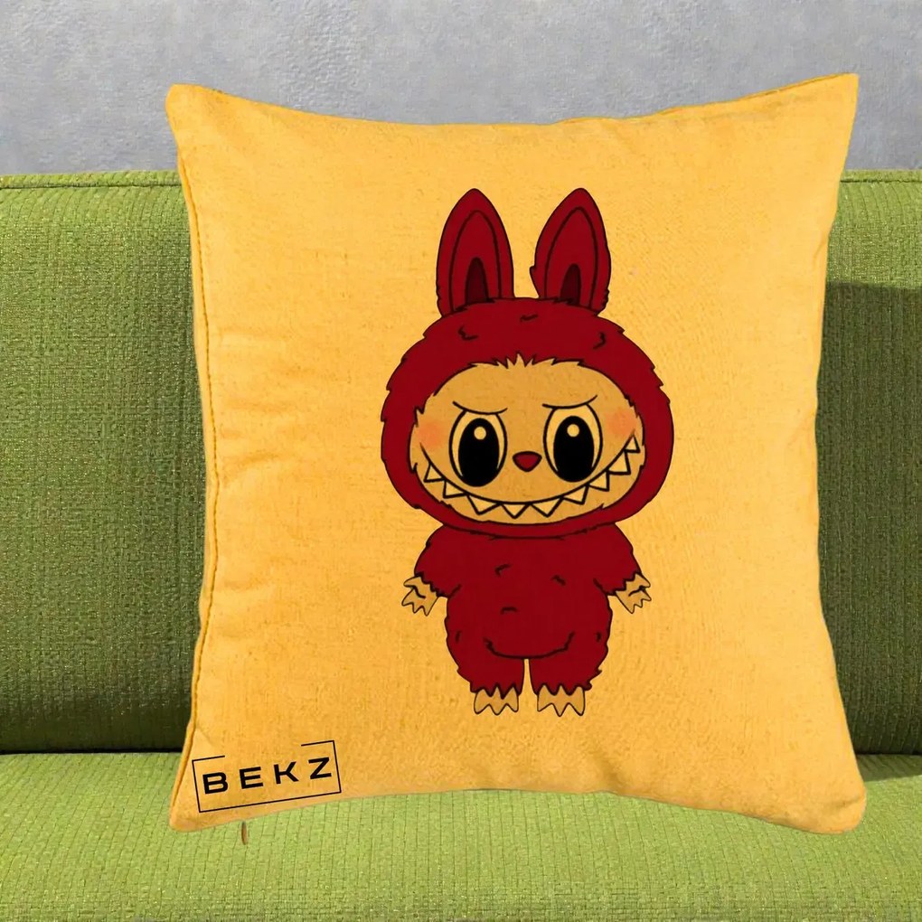 Perna Personalizata Labubu Rosu-Visiniu Solo, 40x40 cm, Galben, Husa Detasabila, Perna Inclusa, BEKZ®
