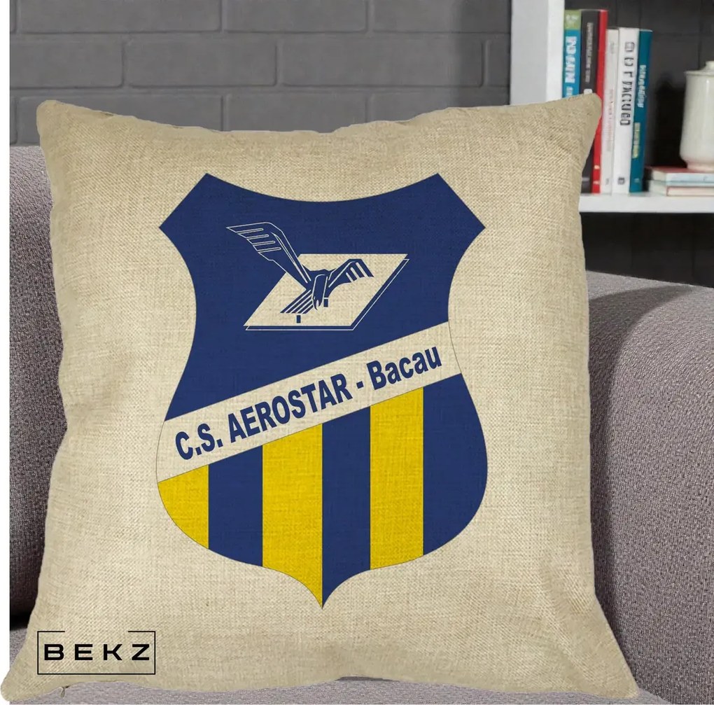 Perna Personalizata CS Aerostar Bacau Fotbal, 40x40 cm, Crem, Husa Detasabila, Perna Inclusa, BEKZ®