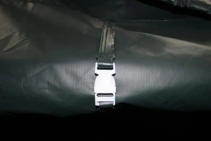 Adăpost din prelată 3,3×4,8 m (16 m²) – PVC 550 g/m²