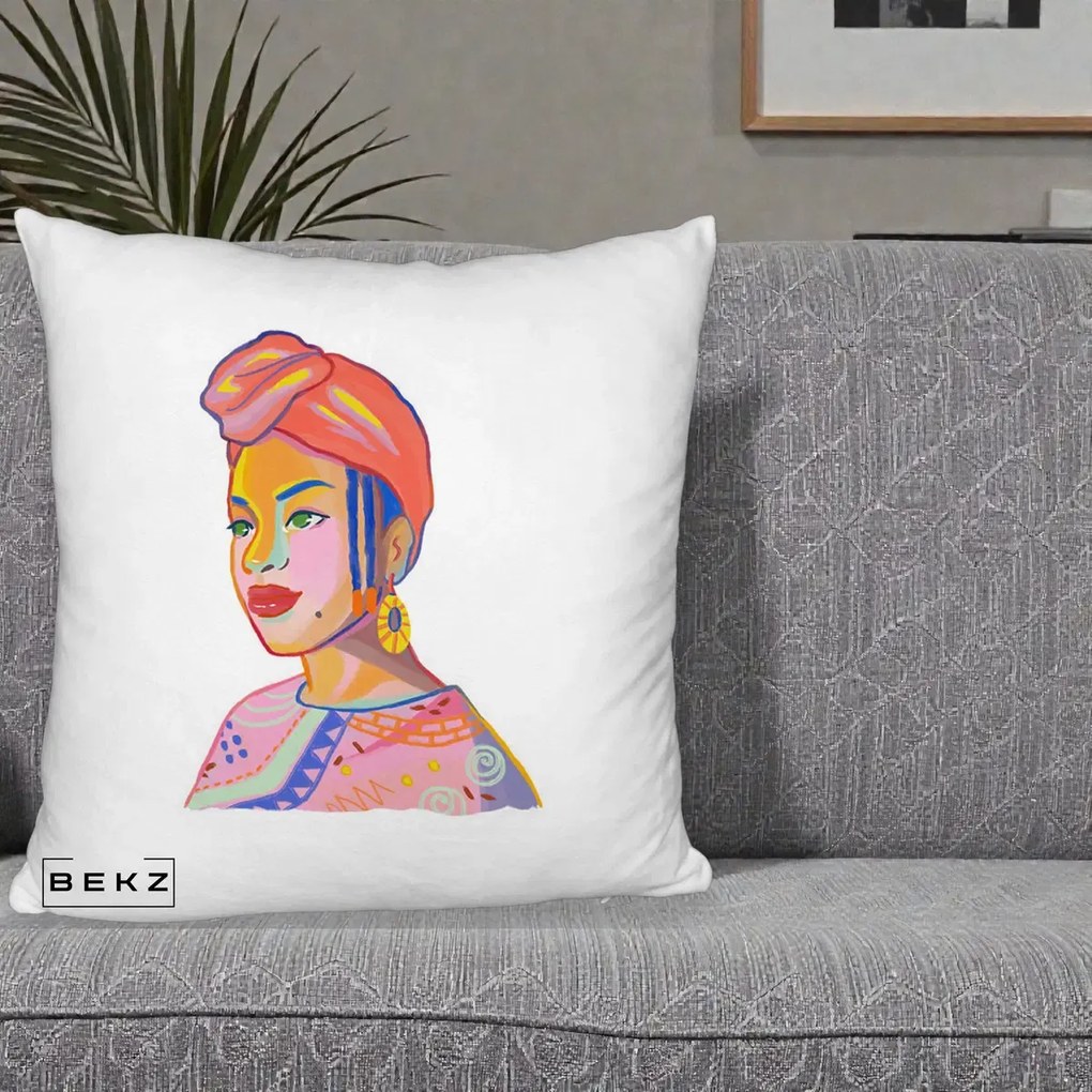 Perna Decorativa Portret Femeie Africana, 40x40 cm, Alb Pufos, Husa Detasabila, Perna Inclusa, BEKZ®