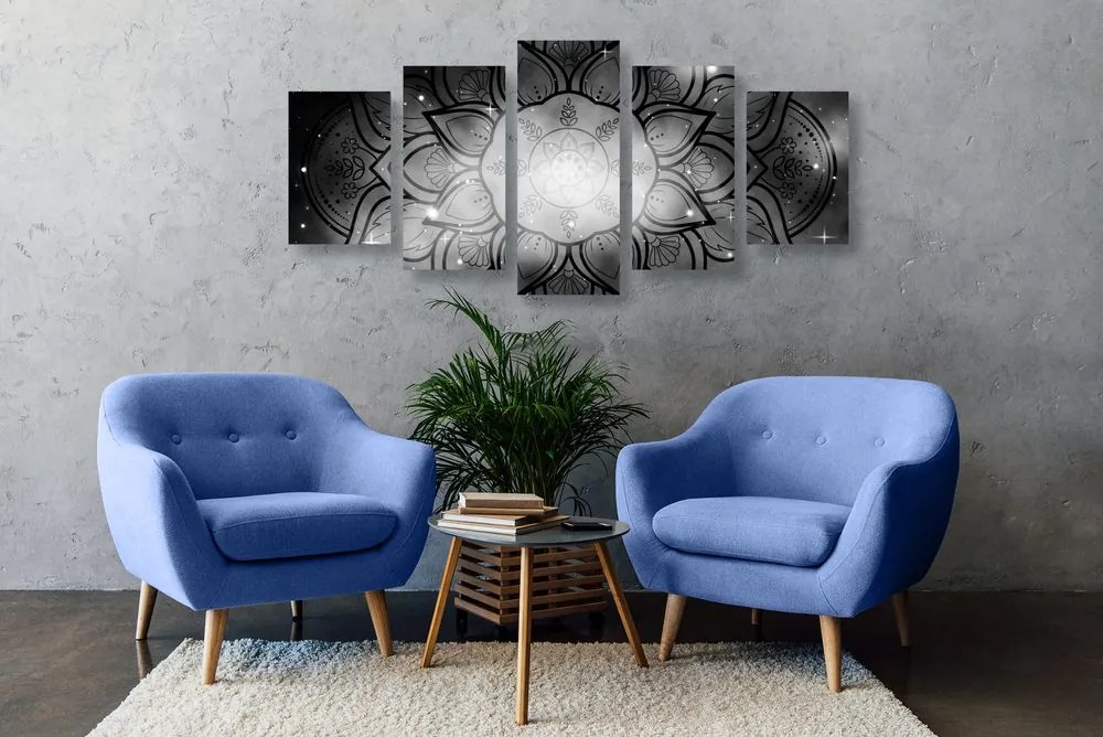 Tablou 5-piese Mandala cu un fundal de galaxie în design alb-negru