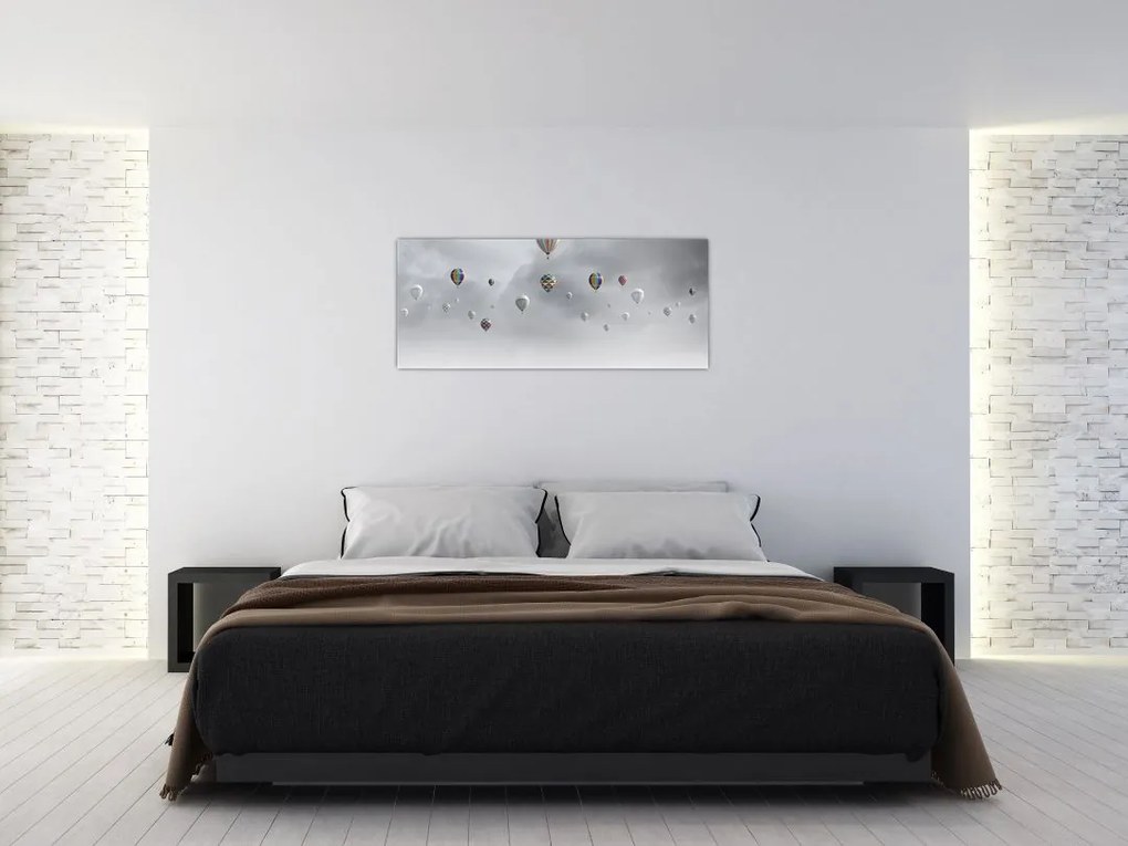 Tablou - Baloane pe perete de cărămidă (120x50 cm)