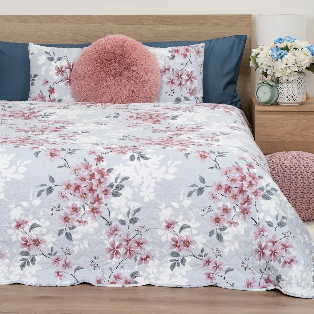 Cuvertură pentru pat 4Home Blooming spring, 220 x240 cm + 2x 40 x 40 cm