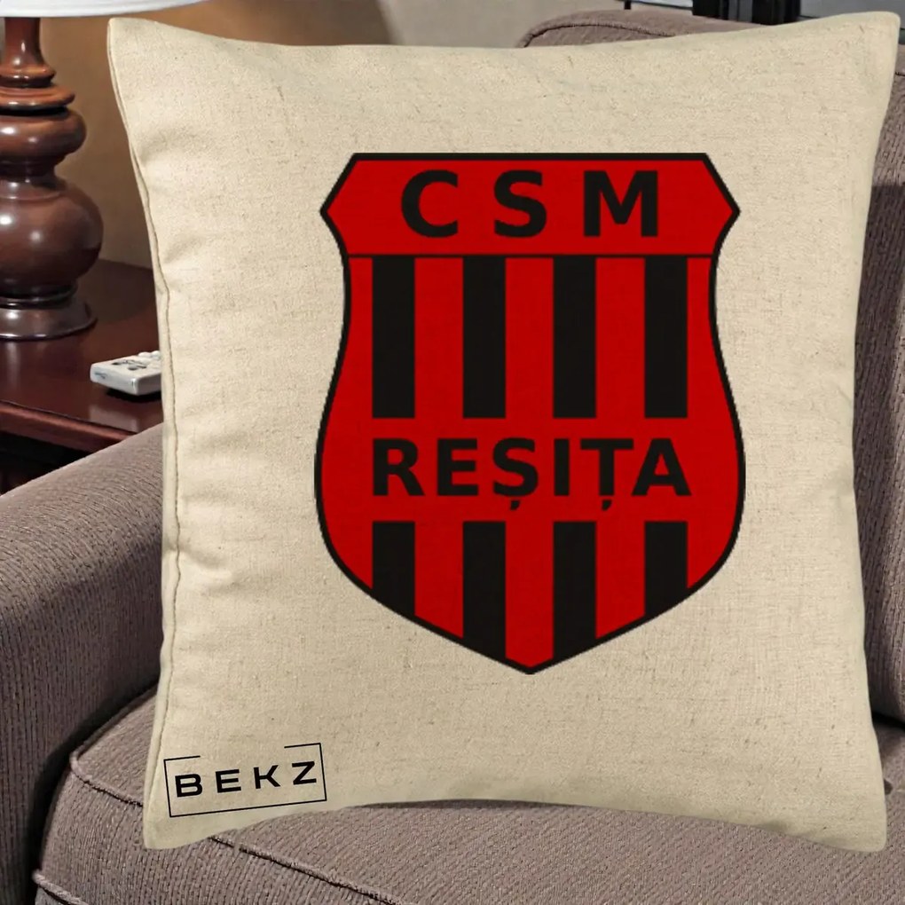 Perna Personalizata CSM Resita Fotbal, 40x40 cm, Bej, Husa Detasabila, Perna Inclusa, BEKZ®