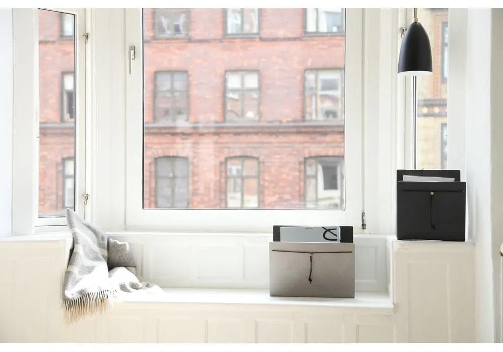 Suport de reviste din metal și din piele ecologică Nupo L – LIND DNA