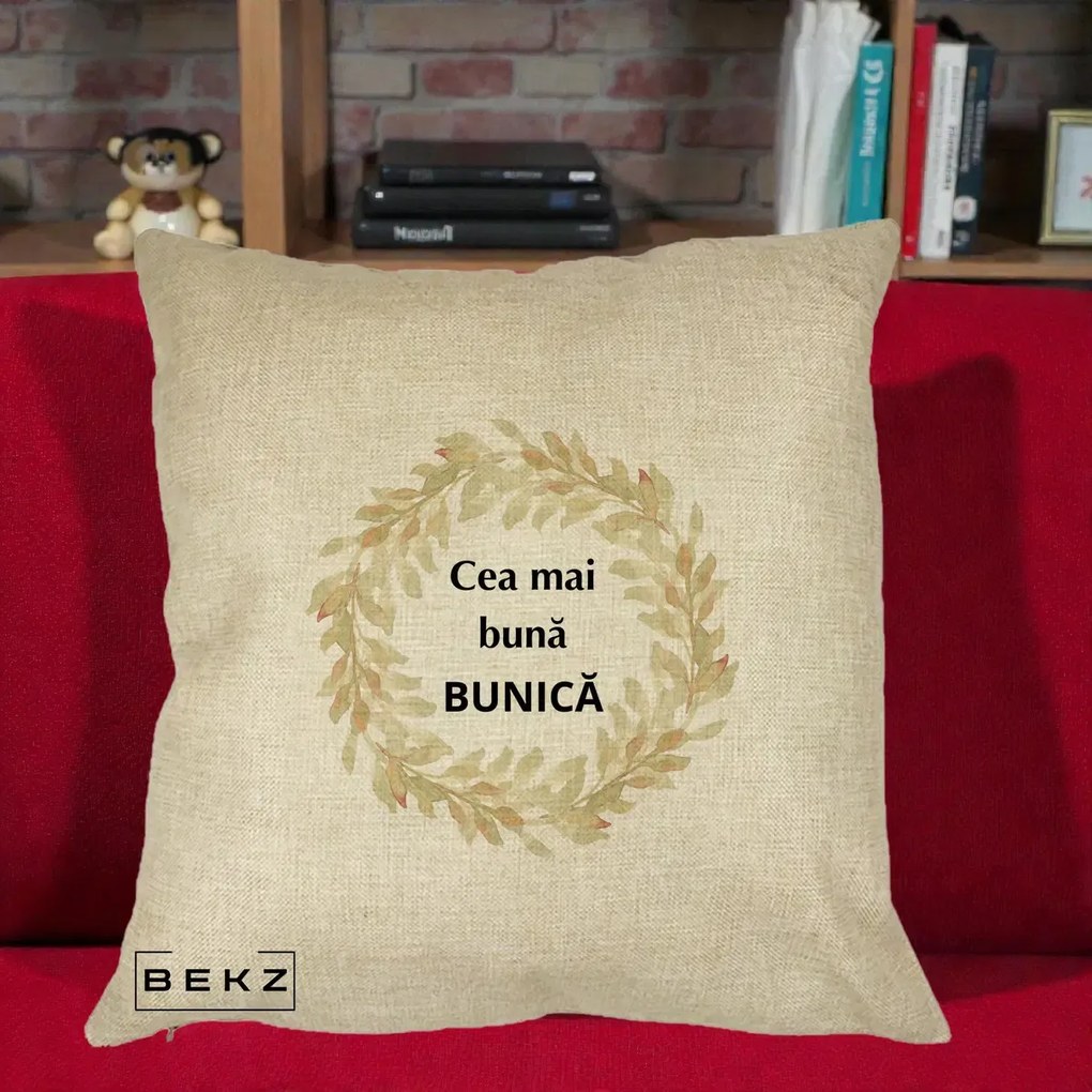 Cadou pentru Bunica - Perna Personalizata Cea Mai Buna Bunica Coronita Frunze Acuarela, 40x40 cm, Crem, Husa Detasabila, Perna Inclusa, BEKZ®