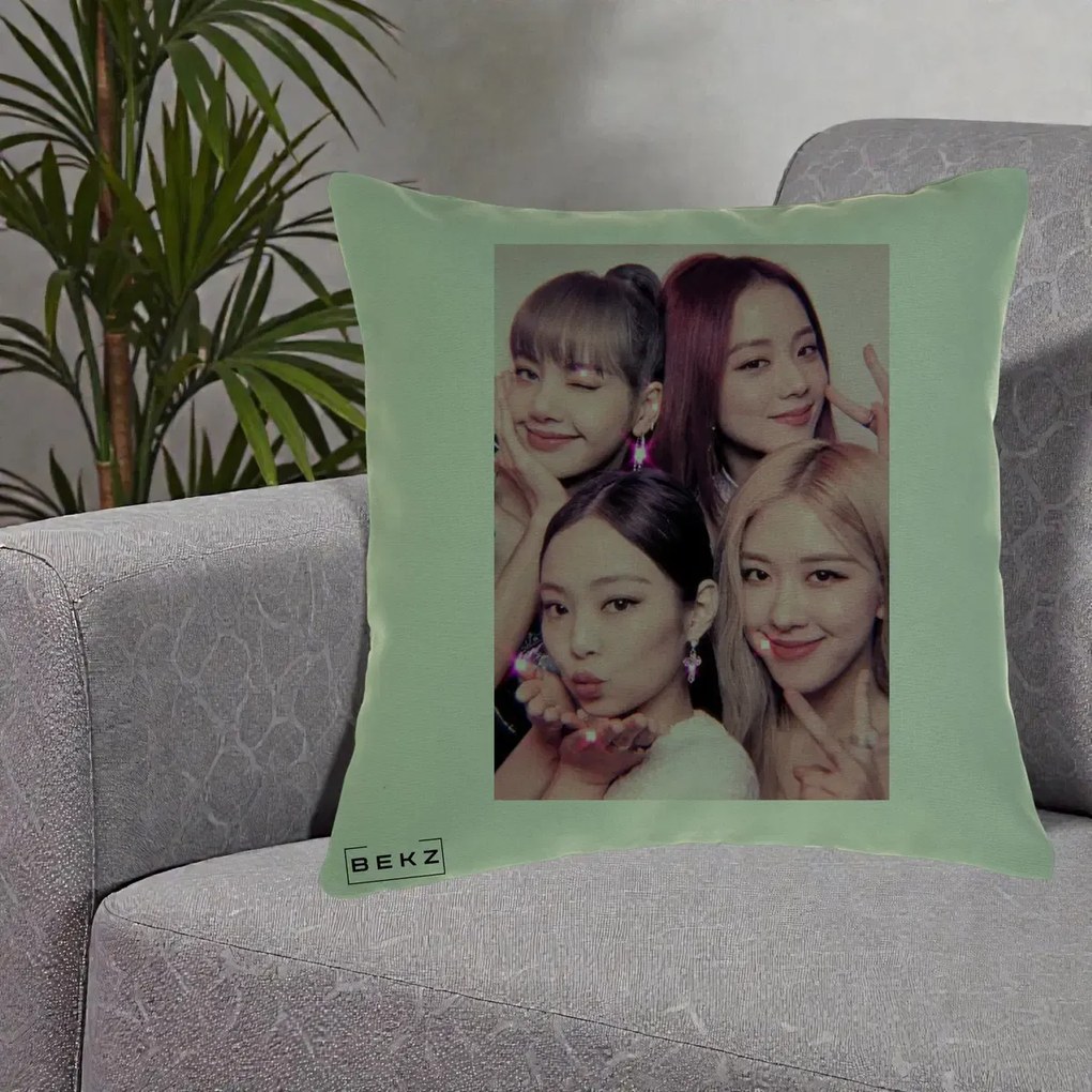 Perna Personalizata K-pop BLACKPINK Foto Grup Selfie Roz cu Glitter, 40x40 cm, Verde, Husa Detasabila, Perna Inclusa, BEKZ®
