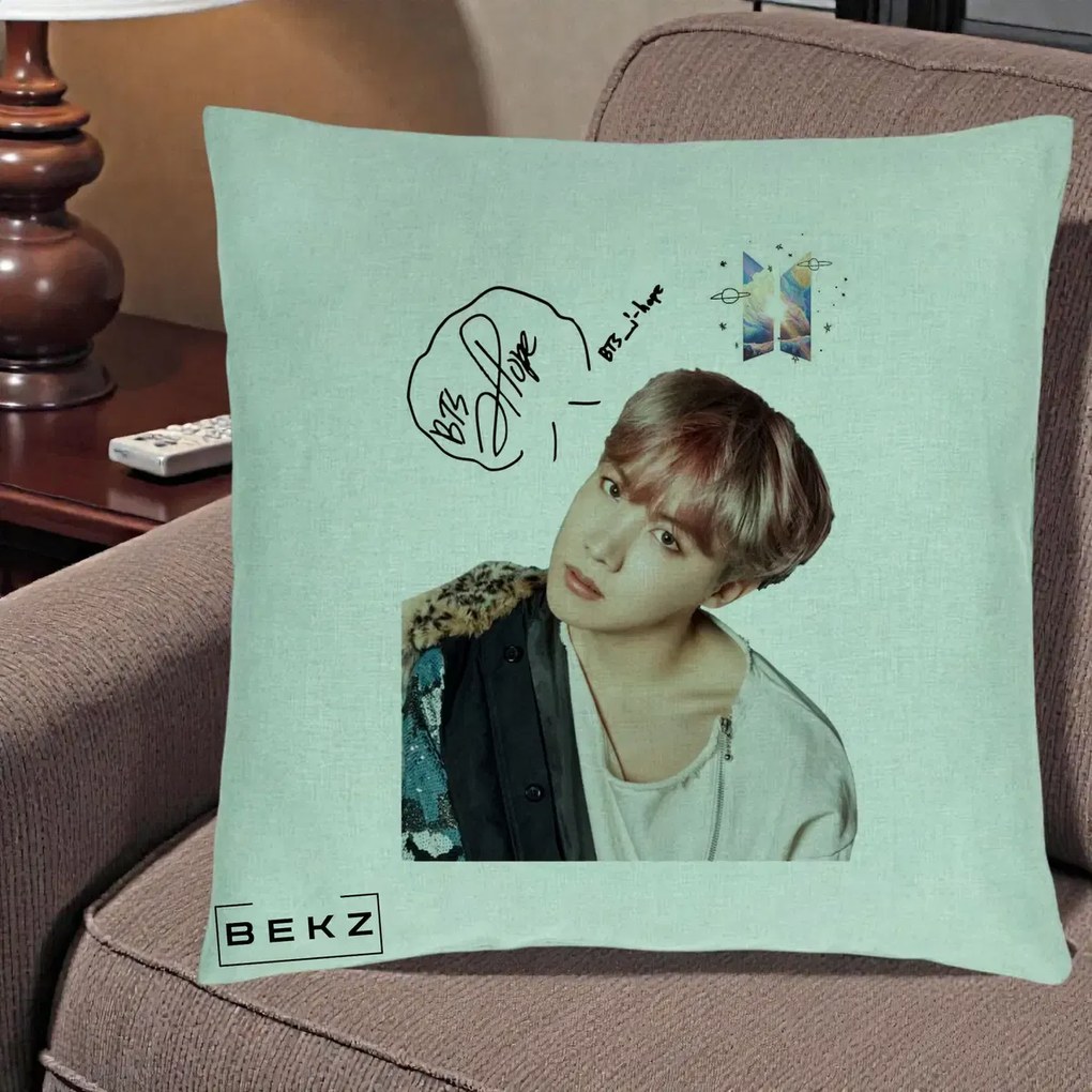 Perna Personalizata K-pop BTS J-Hope Par Roz Autograf, 40x40 cm, Verde Menta, Husa Detasabila, Perna Inclusa, BEKZ®