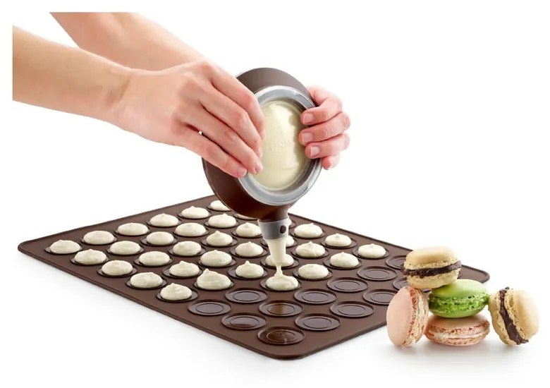 Tavă din silicon pentru copt macarons Lékué, maro