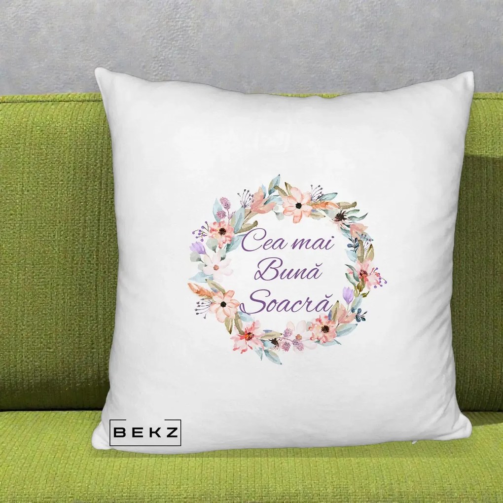 Cadou pentru Soacra - Perna Personalizata Cea mai Buna Soacra cu Coronita Flori Boho Pastel, 40x40 cm, Alb Pufos, Husa Detasabila, Perna Inclusa, BEKZ®