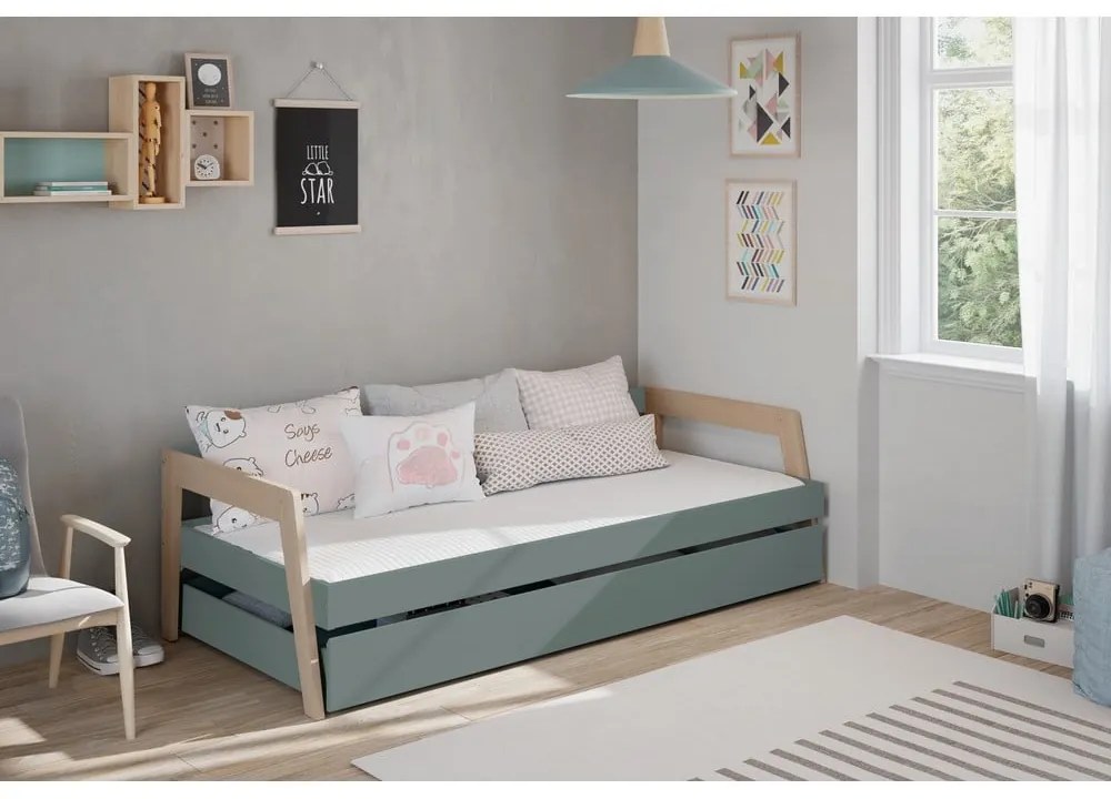 Pat pentru copii verde/verde prăfuit cu extensie suplimentară din lemn de pin cu spațiu de depozitare cu somieră 90x200 cm Carrie – Marckeric