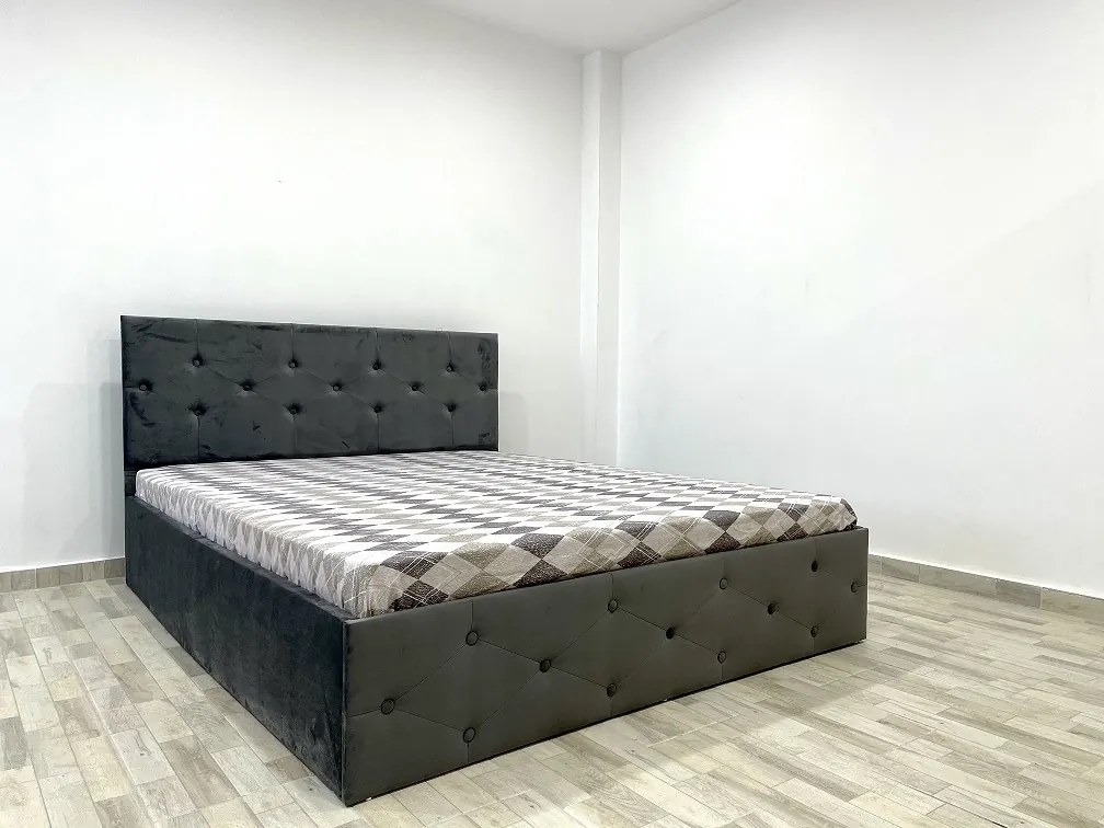 Dormitor Erika / Paris, culoare alb / gri, cu pat tapitat 160 x 200 cm, dulap cu oglinda 150 cm, comoda si 2 noptiere