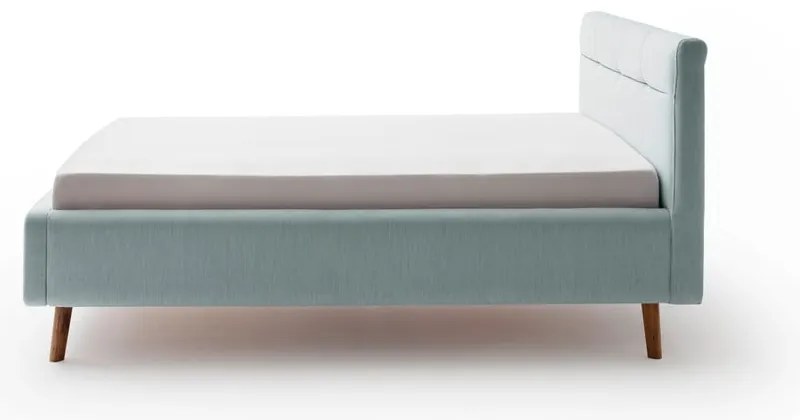 Pat matrimonial albastru deschis tapițat cu spațiu de depozitare cu somieră 140x200 cm Lotte – Meise Möbel