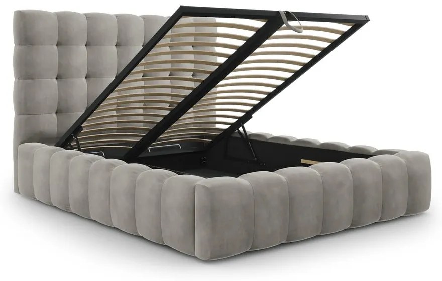Pat matrimonial gri deschis tapițat cu spațiu de depozitare și somieră 140x200 cm Bali – Cosmopolitan Design