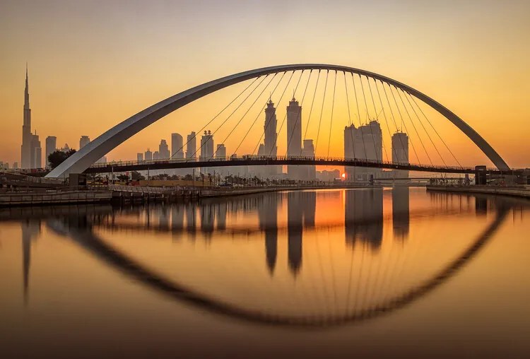 Fotografie Sunrise at the Dubai Water Canal, Mohammed Shamaa